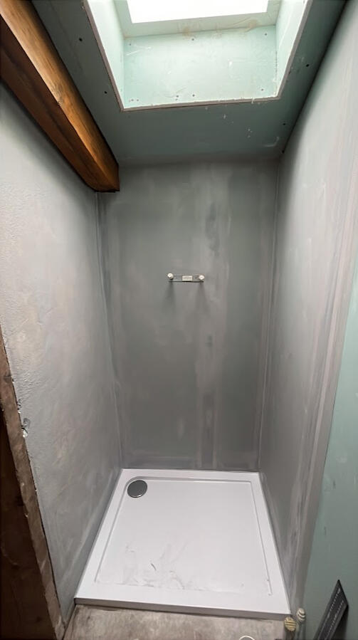 Shower enclosure tanked